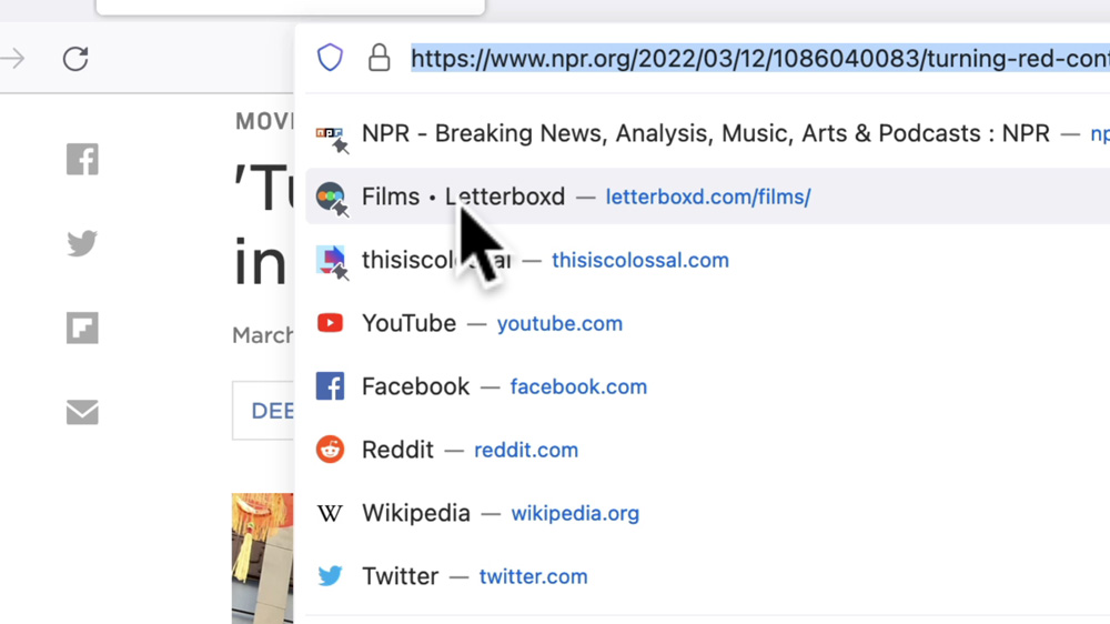 A pointer highlights a website in the Firefox interface.